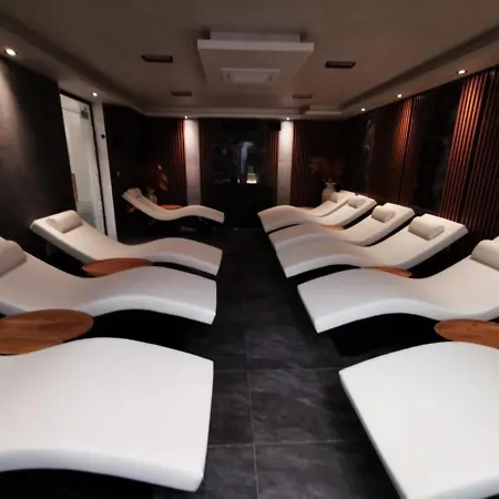 Appartamento Flores Garden - Menada Chernomorets