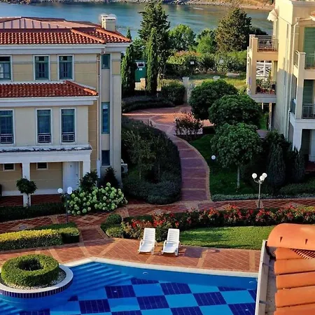 Flores Garden - Menada Chernomorets