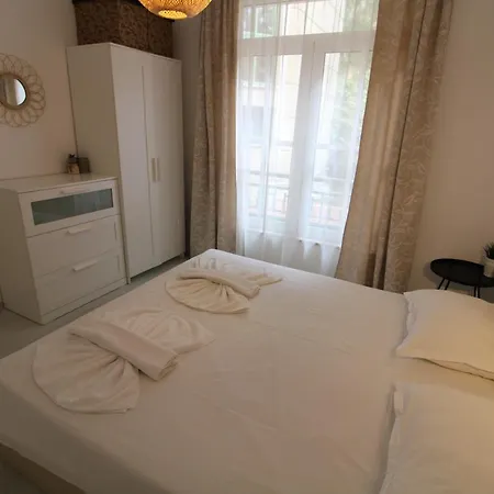 Flores Garden - Menada Apartman Csernomorec