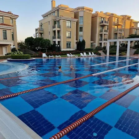 Flores Garden - Menada Apartment *