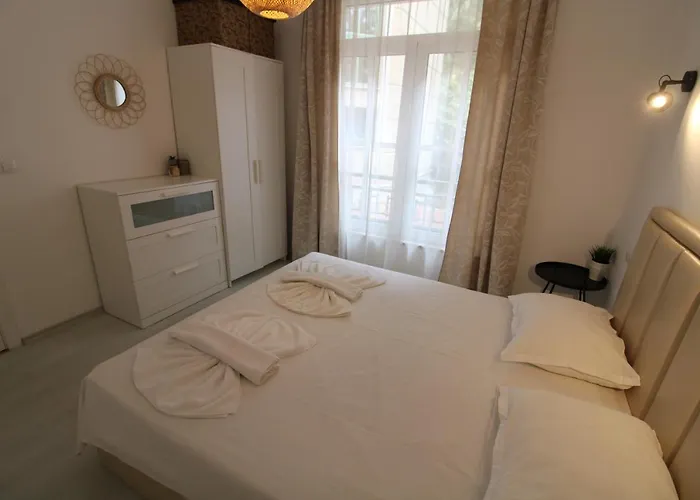 Flores Garden - Menada 아파트 체르노모레츠