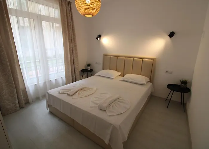 Flores Garden - Menada