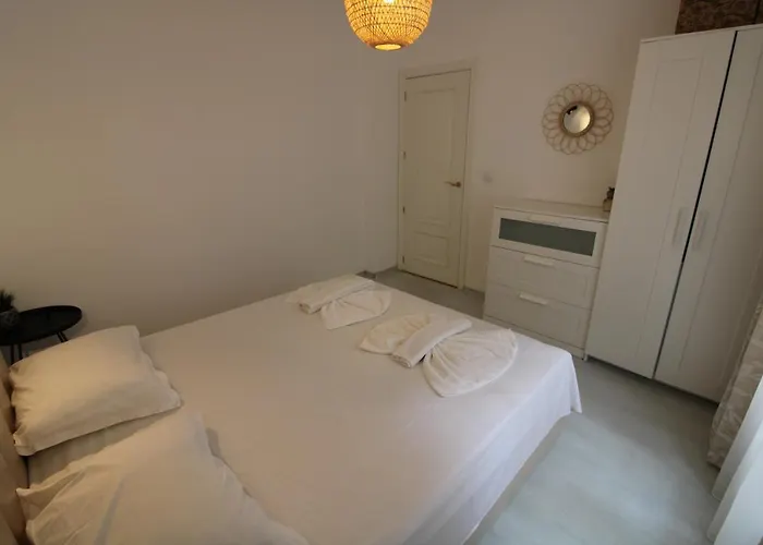 Flores Garden - Menada 체르노모레츠