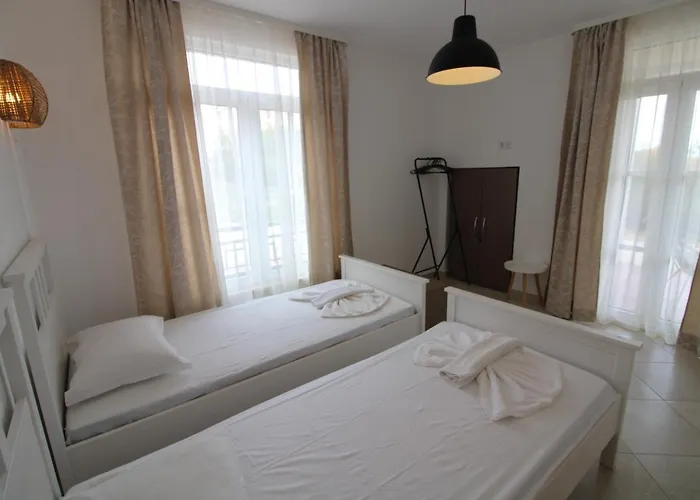 Flores Garden - Menada 아파트 *