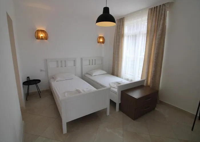 Flores Garden - Menada 아파트 체르노모레츠